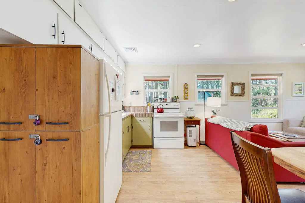 Woodland Cottage by the Sea