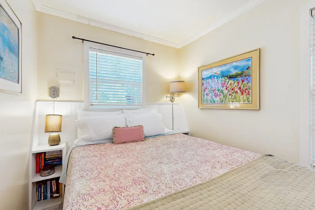 Woodland Cottage by the Sea