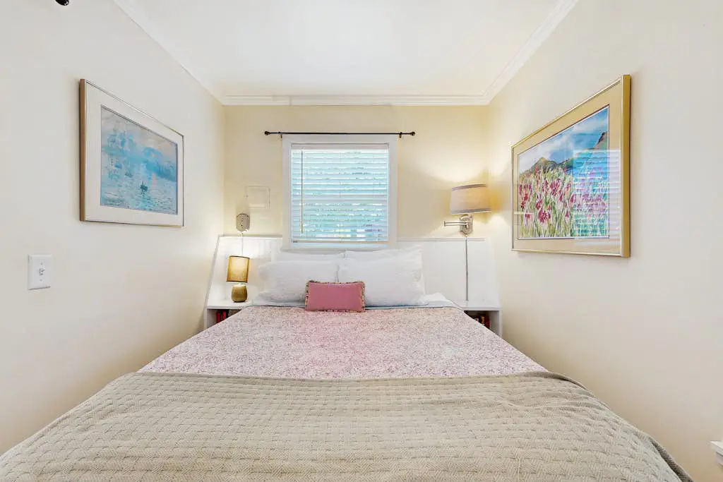 Woodland Cottage by the Sea