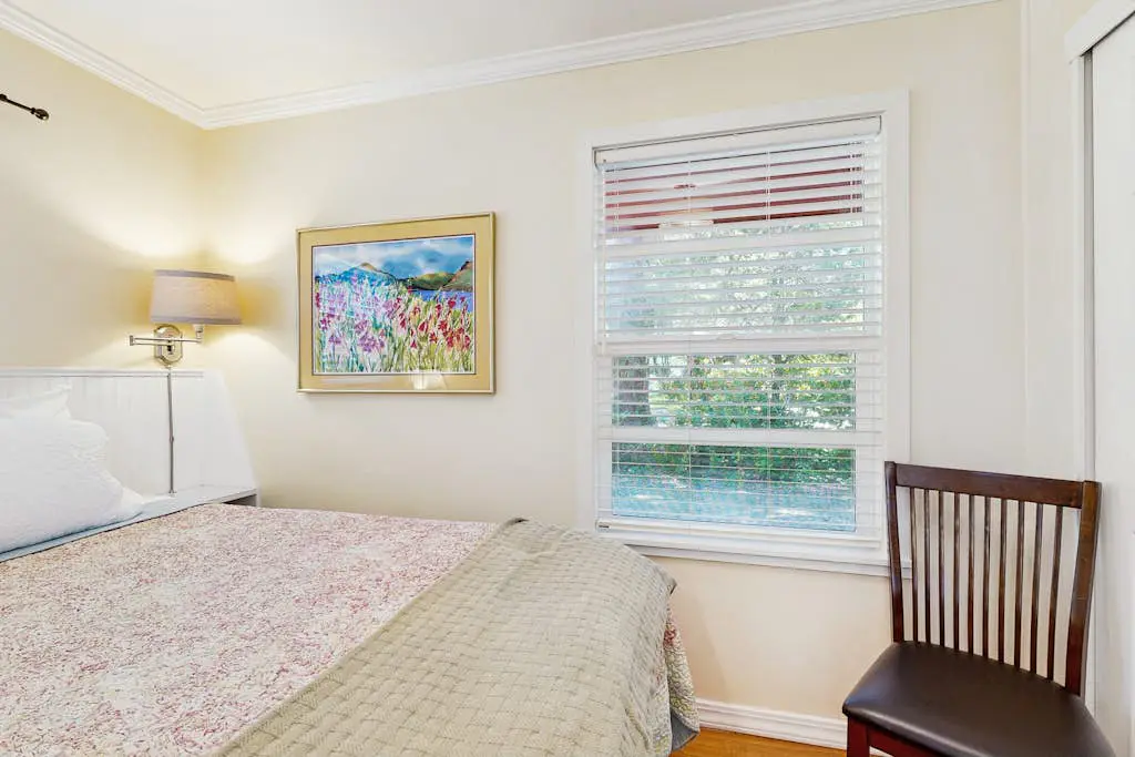 Woodland Cottage by the Sea