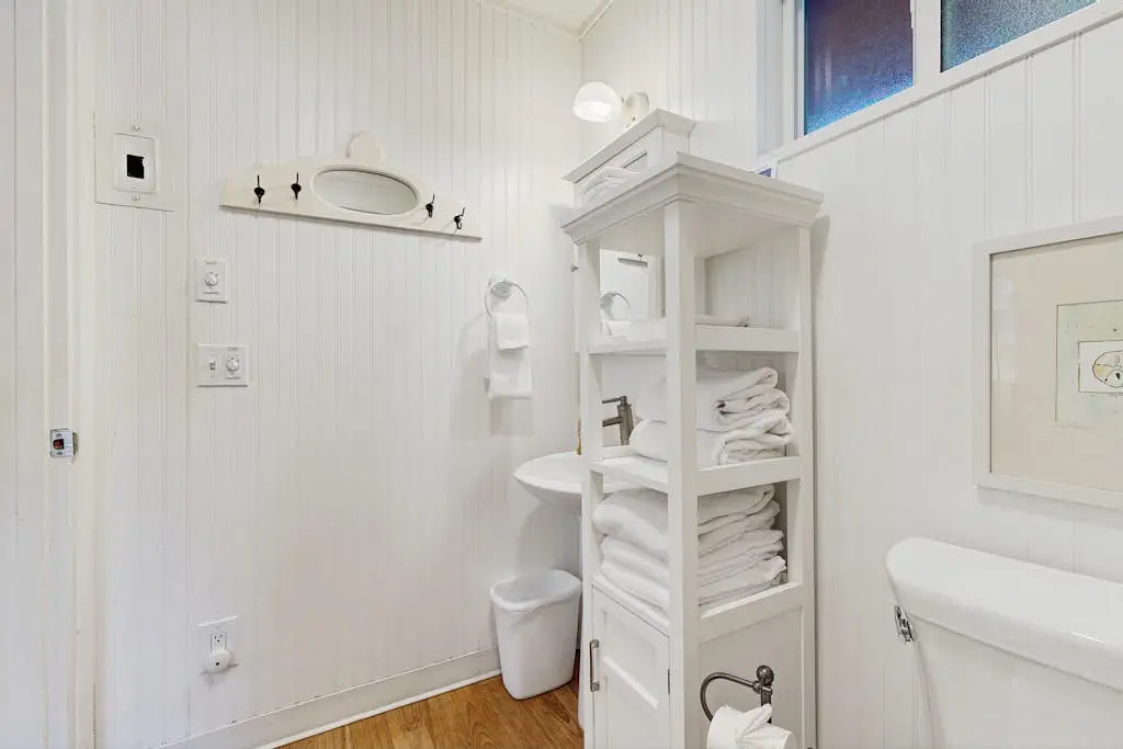 Woodland Cottage by the Sea