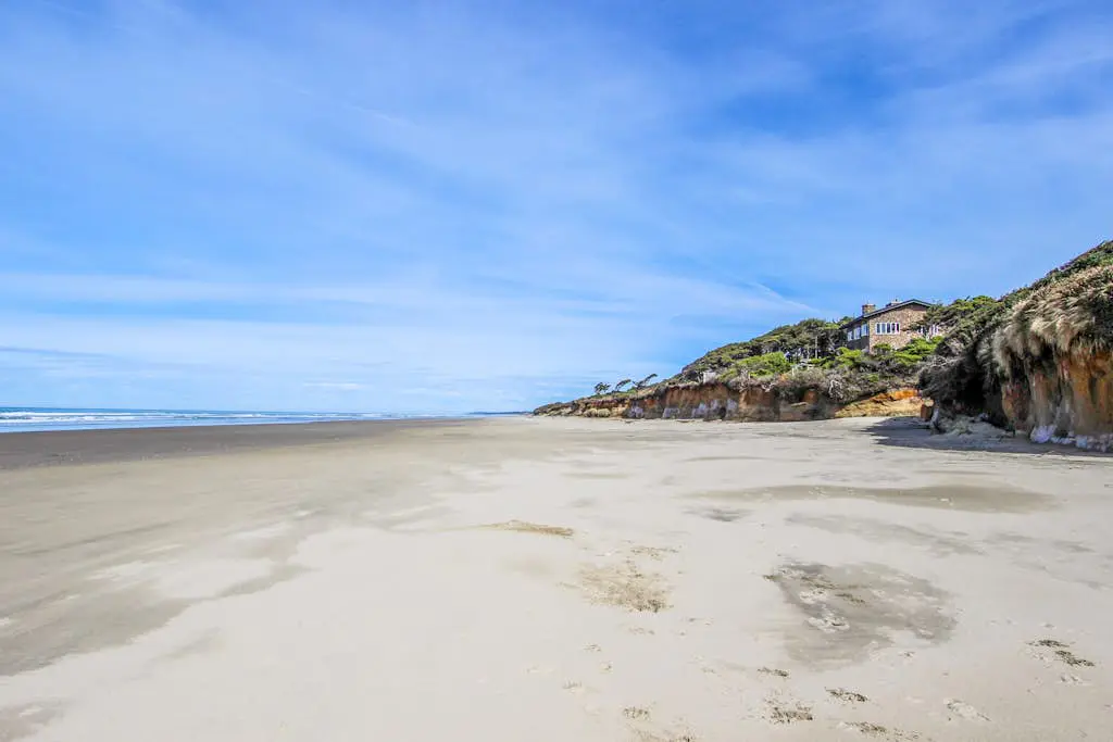 Woodland Cottage by the Sea