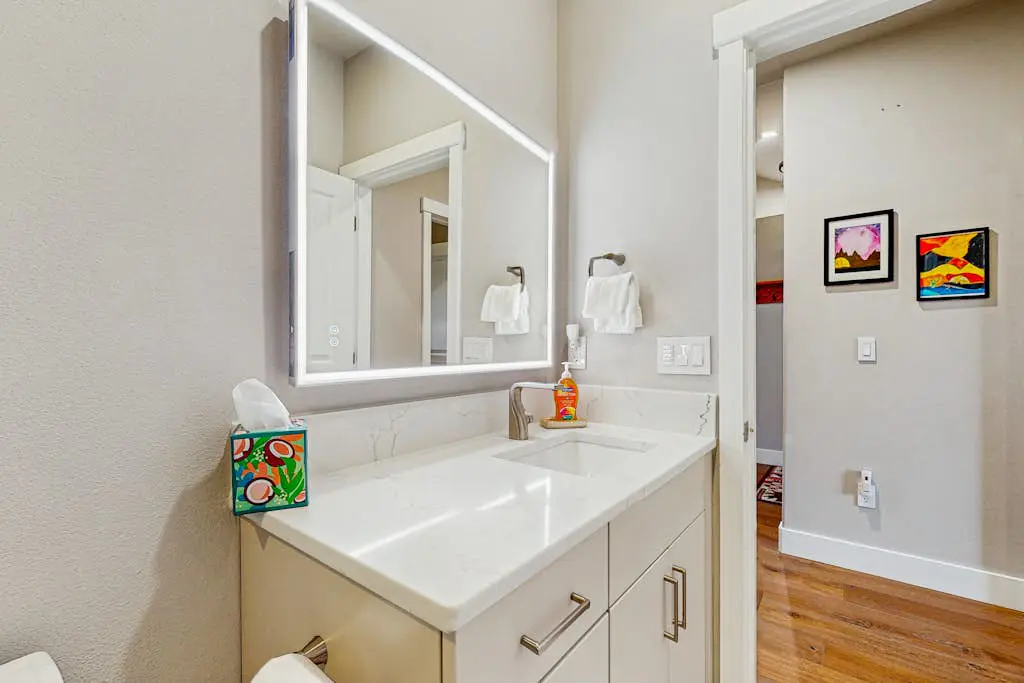 Centrally located townhome with pool & hot tub access - near golf & skiing