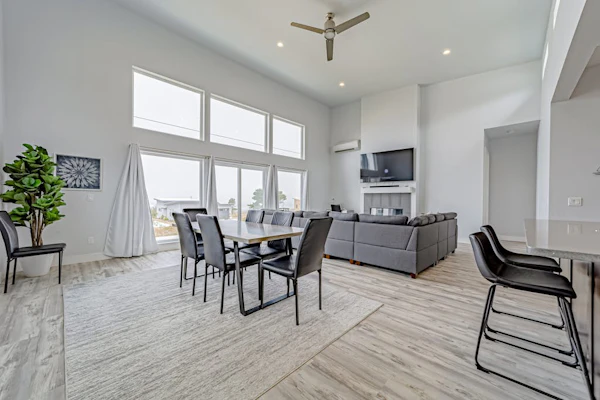 Modern & stylish getaway with fireplace, WiFi, AC, & W/D - walk to beach