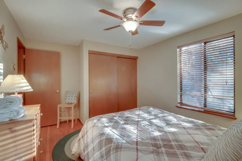 Updated Sunriver Home with Private Hot Tub & SHARC Passes for Pools - 2 Dogs OK