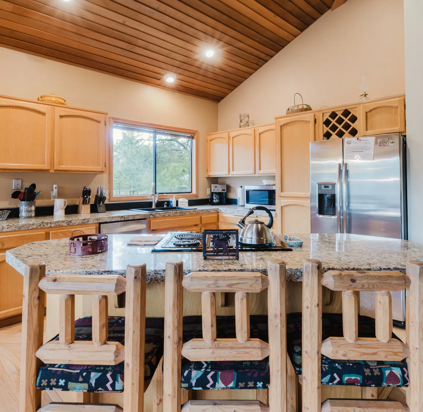 Perfectly Located Home - Enjoy a Private Hot Tub & SHARC Passes