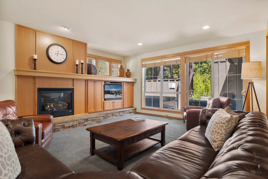 Dog-Friendly Home by Village with Private Hot Tub & SHARC Passes - On Bike Path