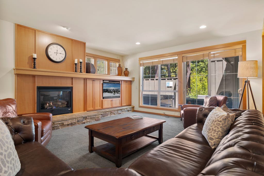Dog-Friendly Home by Village with Private Hot Tub & SHARC Passes - On Bike Path