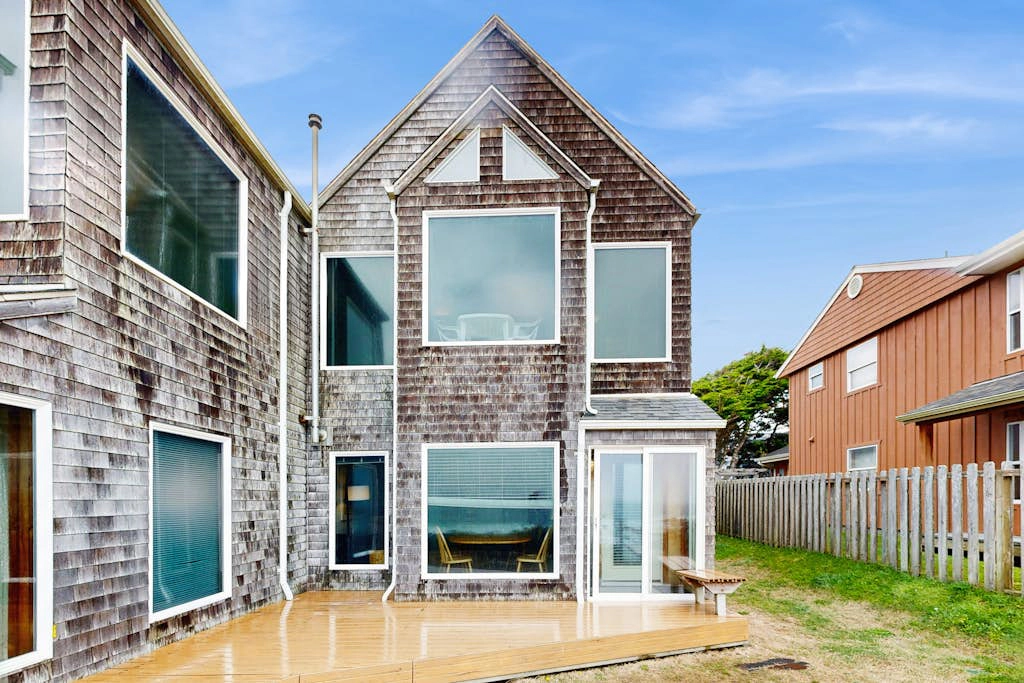 Near Beach Condo with Lovely  Ocean Views- Dogs OK