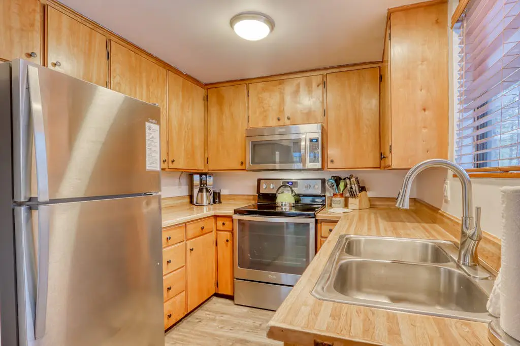 Cozy Family Cabin with Hot Tub, Bikes, Dog-Friendly, Free WIFI with SHARC passes