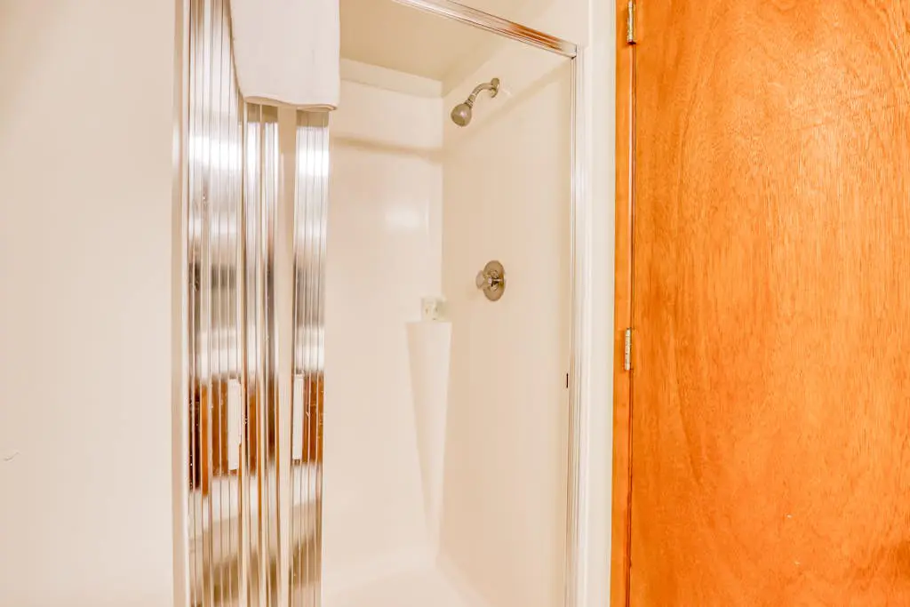 Cozy Family Cabin with Hot Tub, Bikes, Dog-Friendly, Free WIFI with SHARC passes