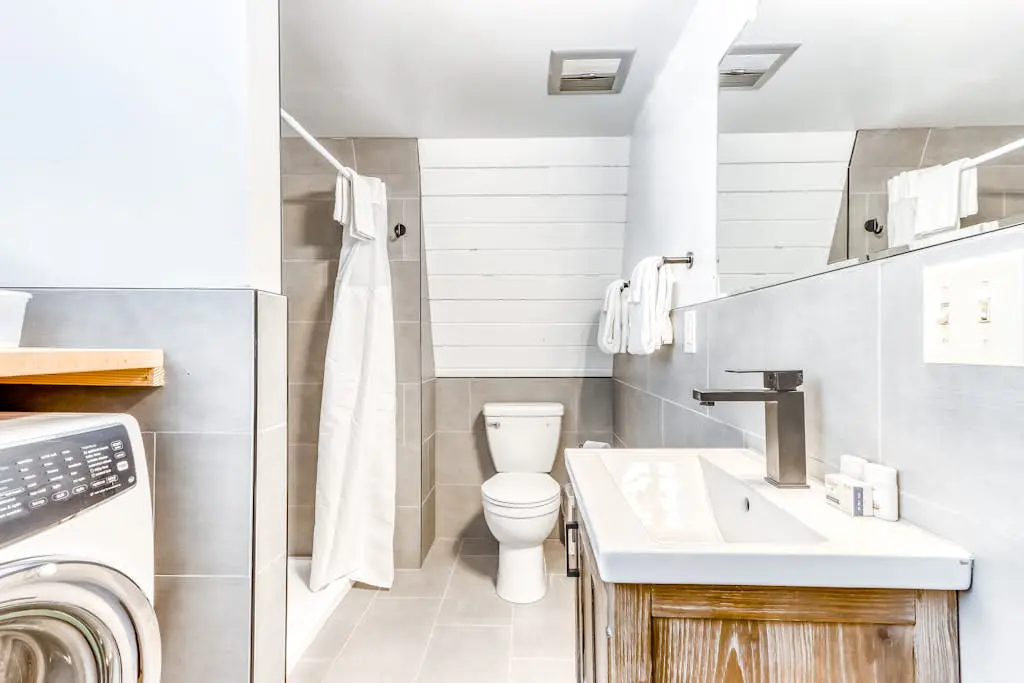 Cozy Family Cabin with Hot Tub, Bikes, Dog-Friendly, Free WIFI with SHARC passes