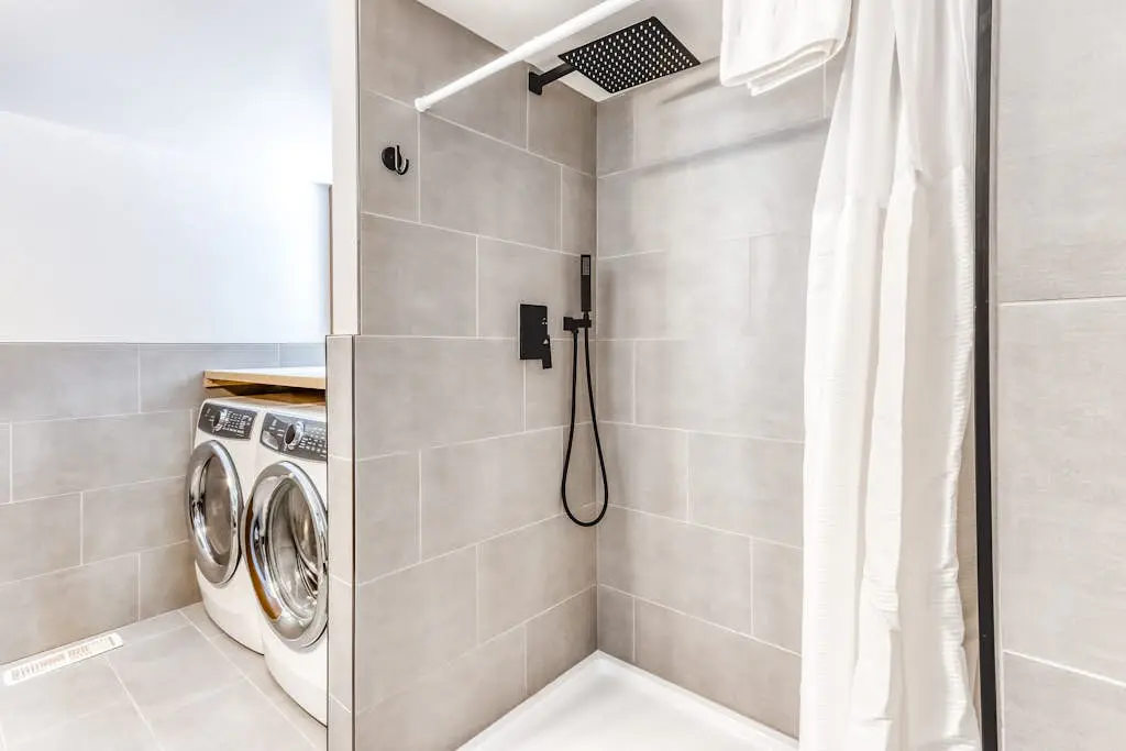 Cozy Family Cabin with Hot Tub, Bikes, Dog-Friendly, Free WIFI with SHARC passes
