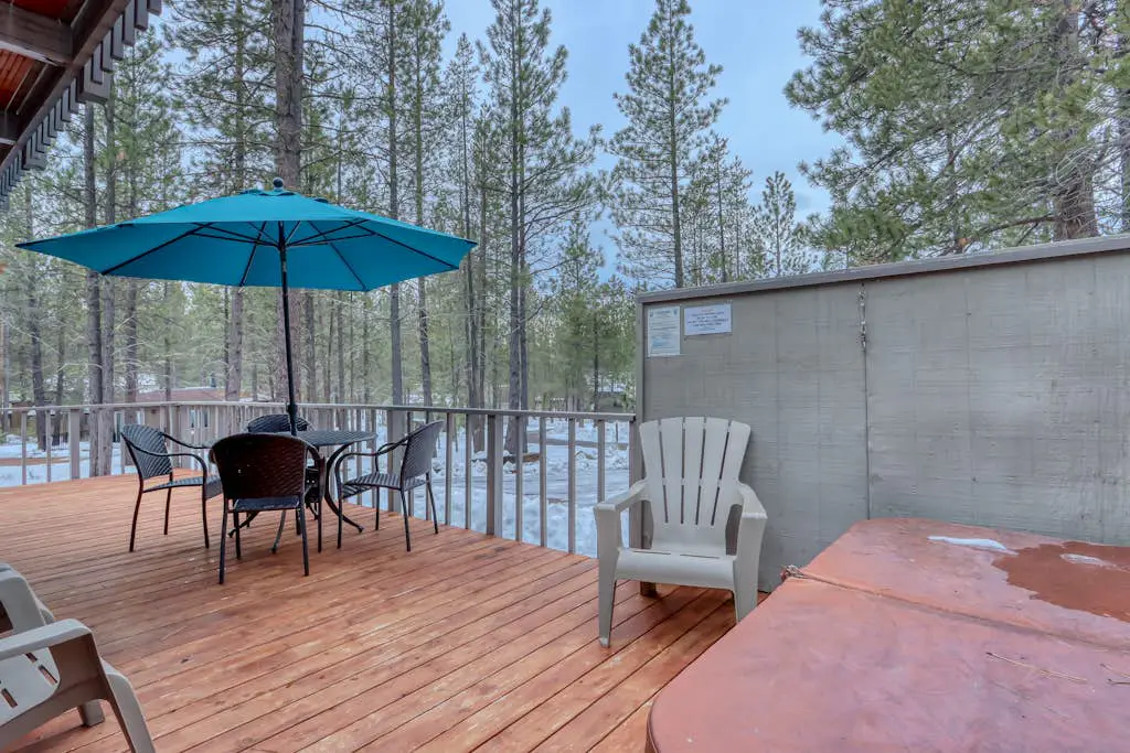 Cozy Family Cabin with Hot Tub, Bikes, Dog-Friendly, Free WIFI with SHARC passes