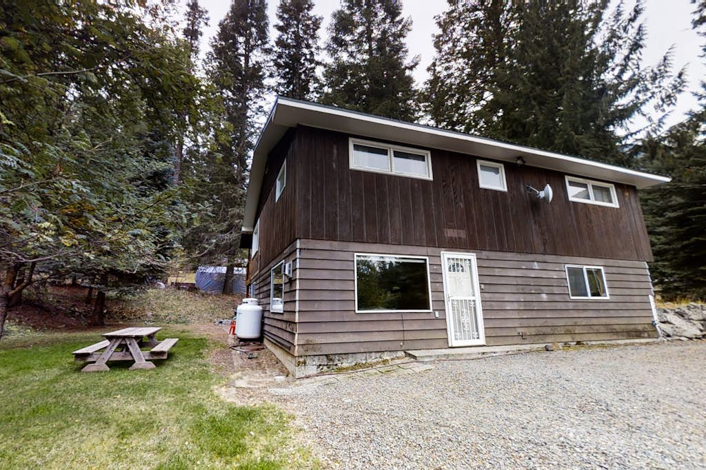 Wonderful Home Close to Lake w/Private W/D, WiFi, Gas Fireplace - 2 Dogs Okay