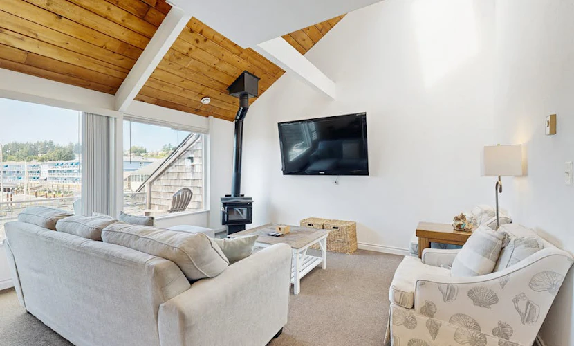 Second Floor Condo with Marina View, High-Speed WiFi, Water View, and Balcony