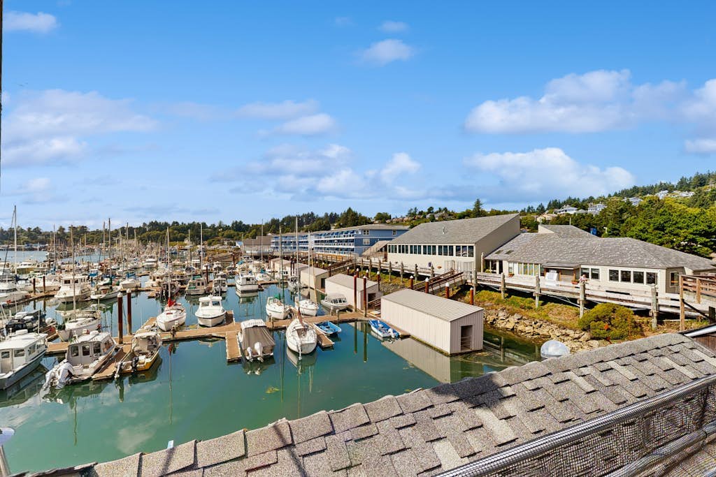 Second Floor Condo with Marina View, High-Speed WiFi, Water View, and Balcony