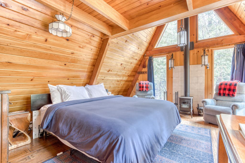 Intimate dog-friendly retreat with free WiFi, wood stove, & gas grill