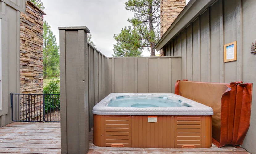 Luxury Condo with SHARC Access & Village with hot tub - Dog-Friendly