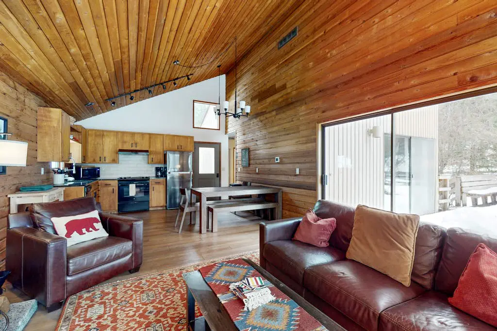 Dog-friendly house with pool, hot tub, fitness room, fireplace, grill, & deck