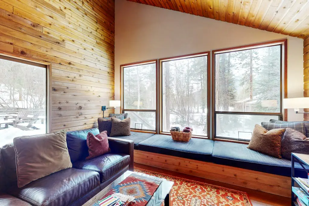 Dog-friendly house with pool, hot tub, fitness room, fireplace, grill, & deck