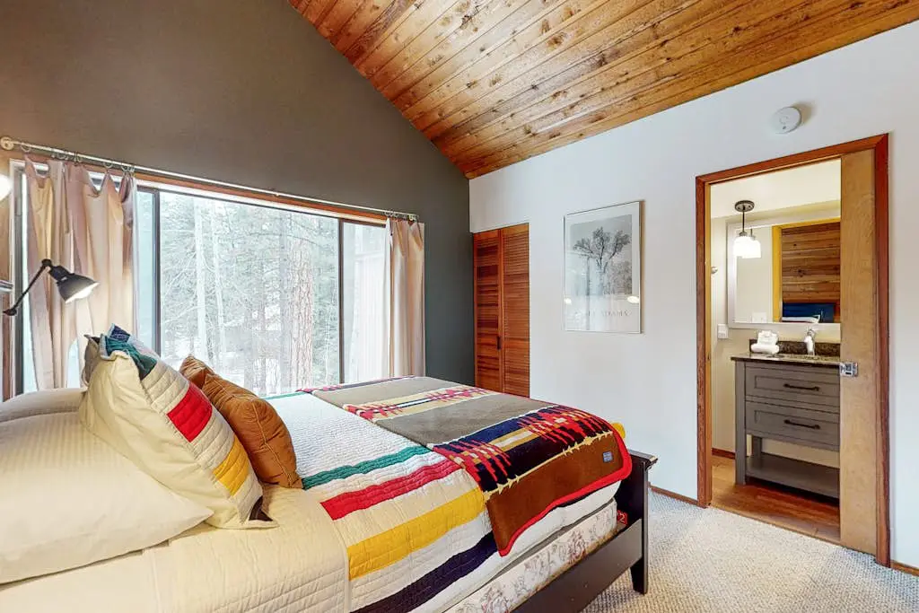 Dog-friendly house with pool, hot tub, fitness room, fireplace, grill, & deck