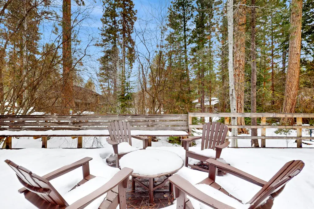 Dog-friendly house with pool, hot tub, fitness room, fireplace, grill, & deck