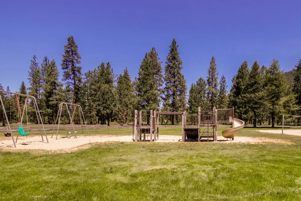 Dog-friendly house with pool, hot tub, fitness room, fireplace, grill, & deck