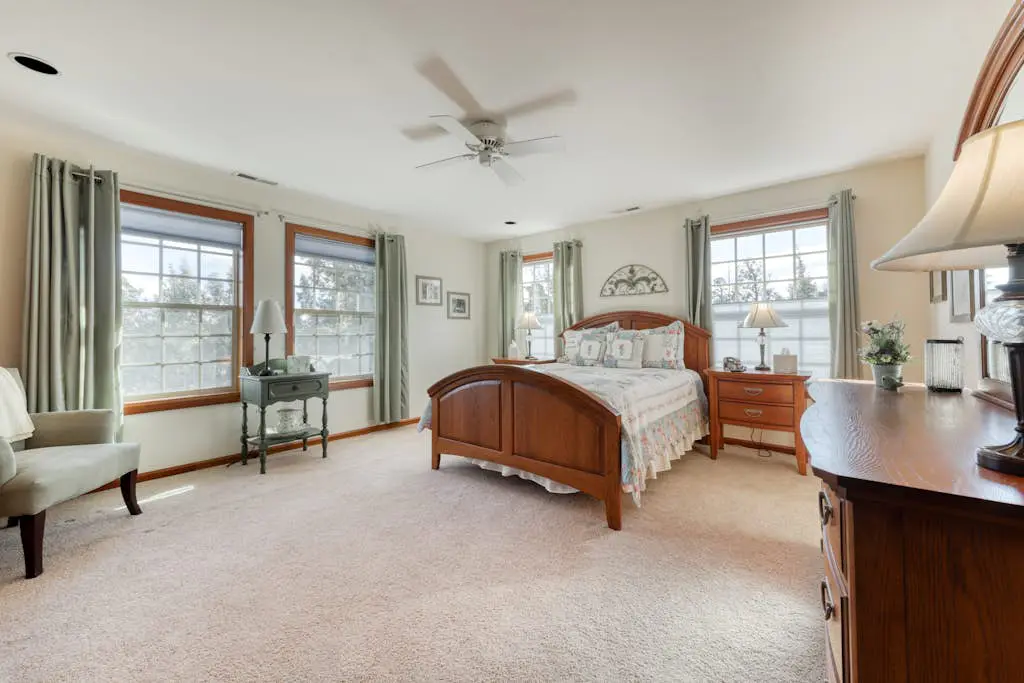 Charming home on golf course with shared pool, hot tub & resort amenities