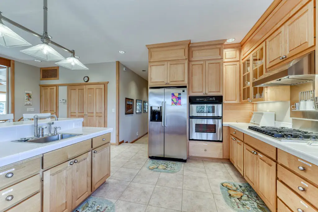 Charming home on golf course with shared pool, hot tub & resort amenities