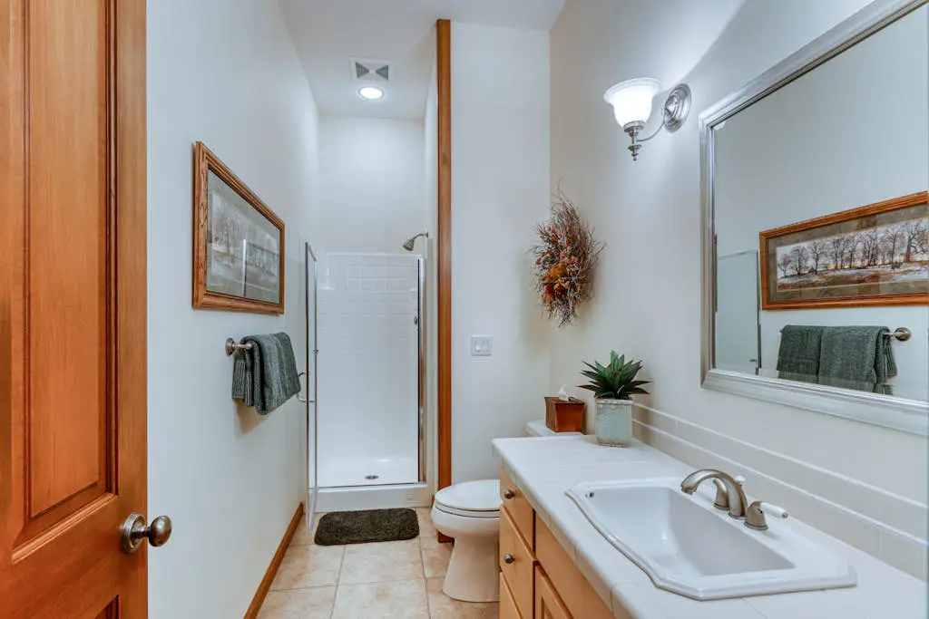 Charming home on golf course with shared pool, hot tub & resort amenities