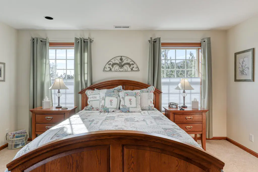 Charming home on golf course with shared pool, hot tub & resort amenities