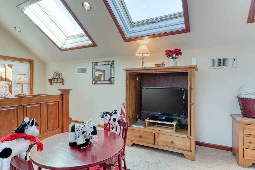 Charming home on golf course with shared pool, hot tub & resort amenities
