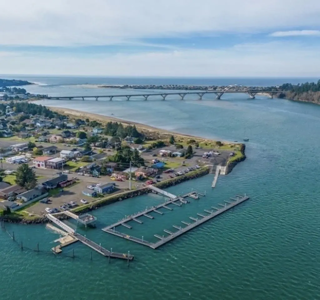 On the Water's Edge -  Dog-Friendly, Crabbing, Bridge Views & More