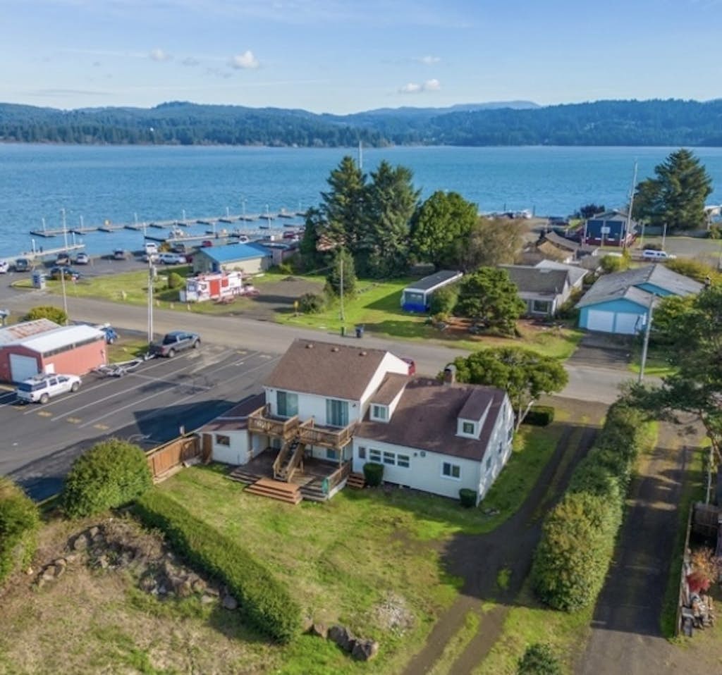 On the Water's Edge: Dog-Friendly, Crabbing, Bridge Views & More