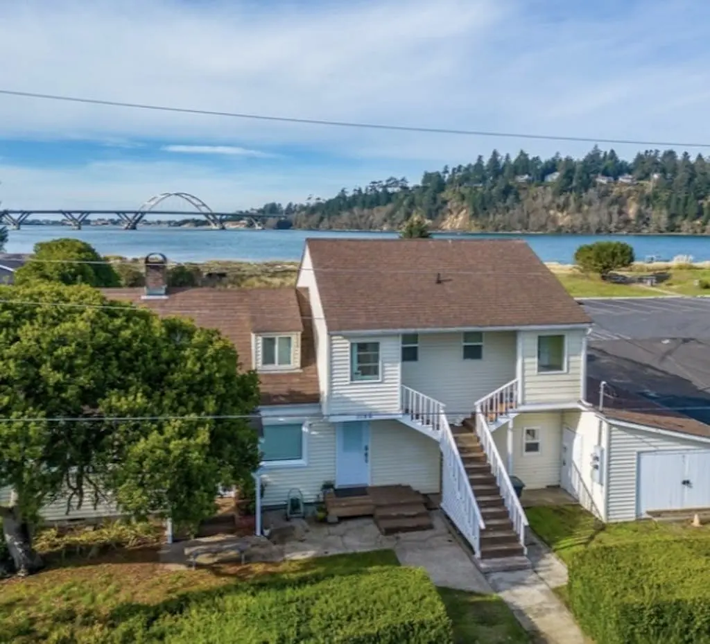 On the Water's Edge -  Dog-Friendly, Crabbing, Bridge Views & More