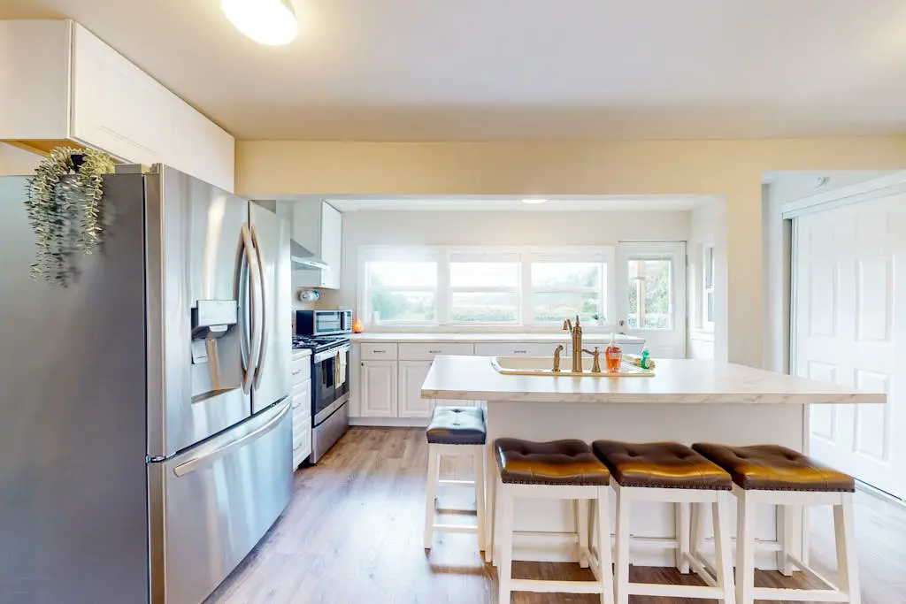 On the Water's Edge -  Dog-Friendly, Crabbing, Bridge Views & More