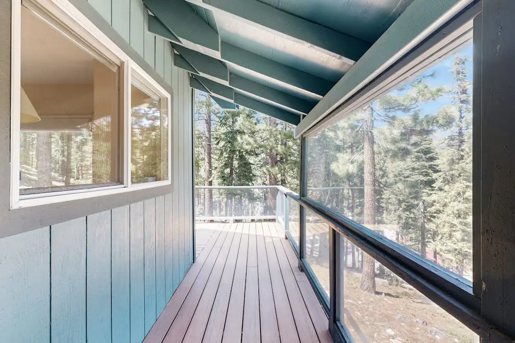 Lake View Escape