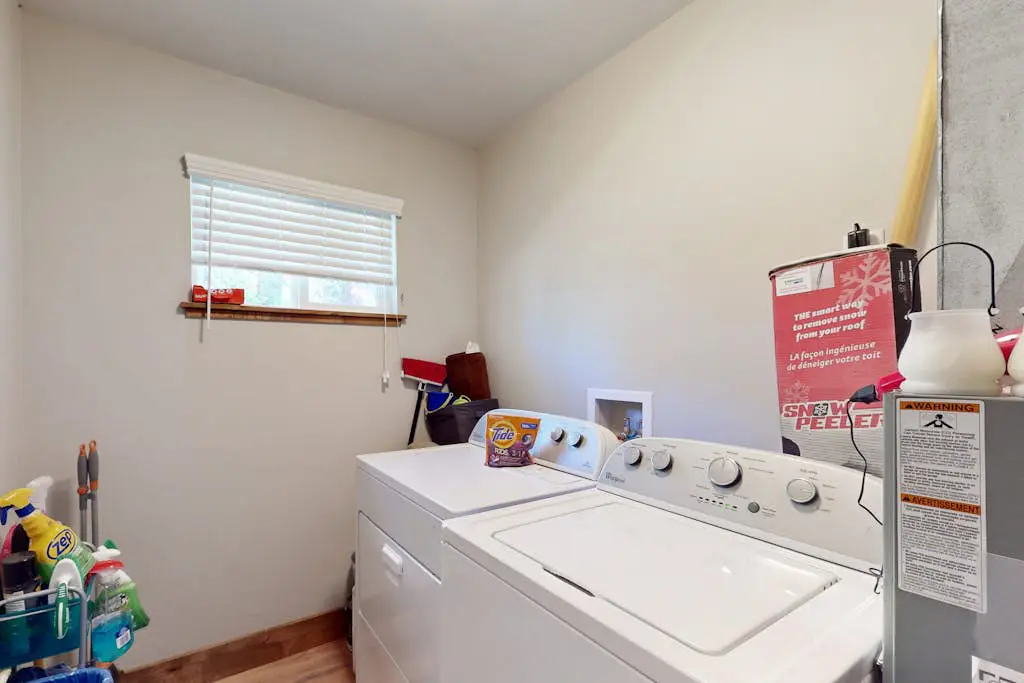 with private hot tub - dog-friendly