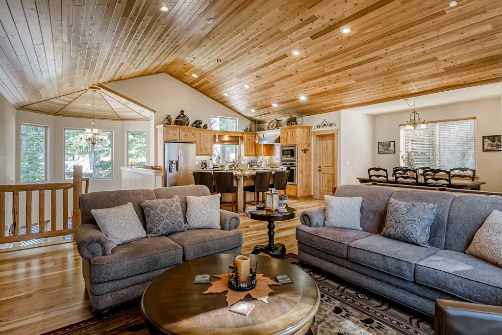 Inviting spacious home with fireplace, deck, hot tub, full kitchen, & W&D