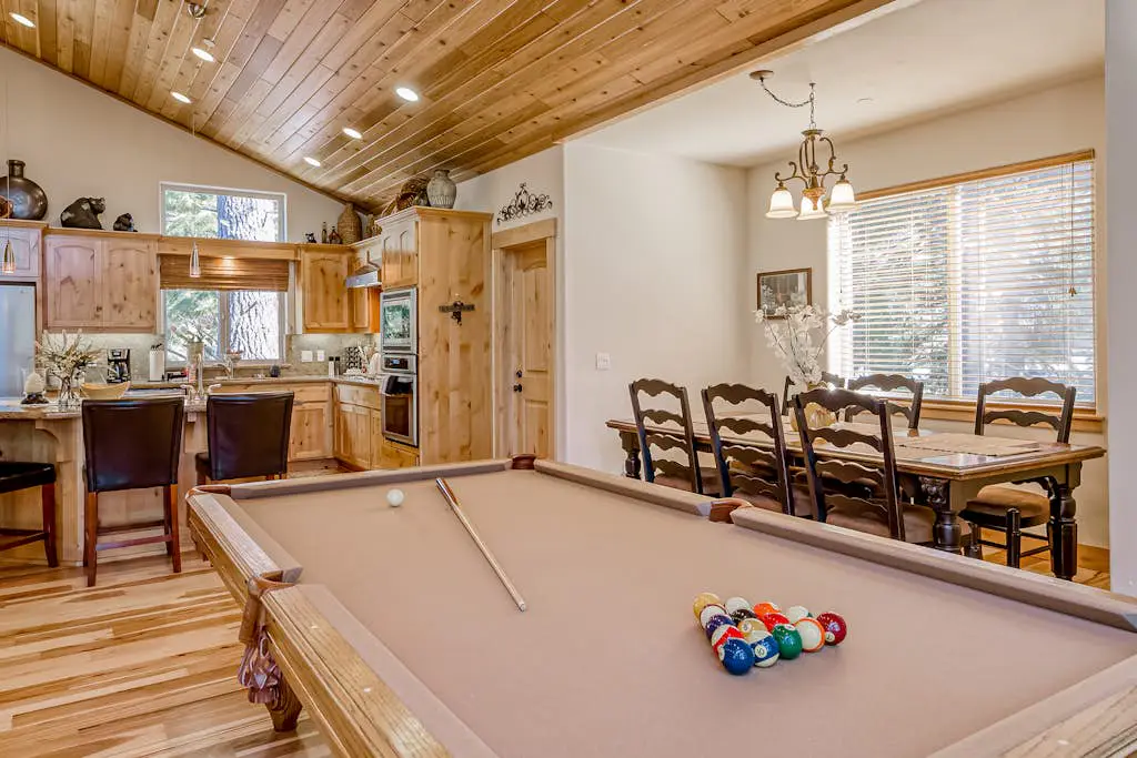 Inviting spacious home with fireplace, deck, hot tub, full kitchen, & W&D