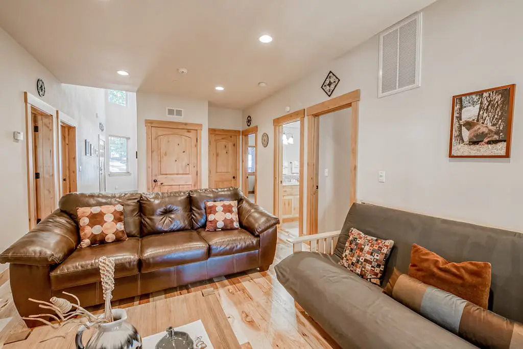 Inviting spacious home with fireplace, deck, hot tub, full kitchen, & W&D