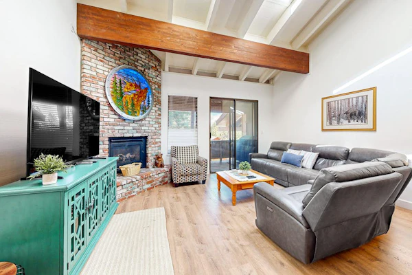 Two-Level Condo with Shared Outdoor Pool, Free WiFi, Fireplace, & washer&dryer