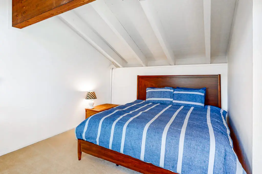 Two-Level Condo with Shared Outdoor Pool, Free WiFi, Fireplace, & washer&dryer