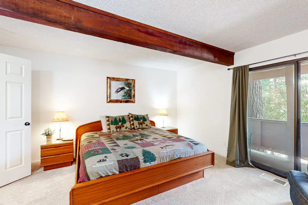 Two-Level Condo with Shared Outdoor Pool, Free WiFi, Fireplace, & washer&dryer