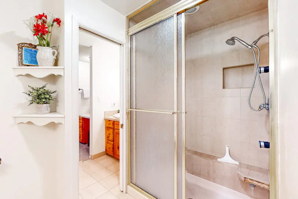 Two-Level Condo with Shared Outdoor Pool, Free WiFi, Fireplace, & washer&dryer