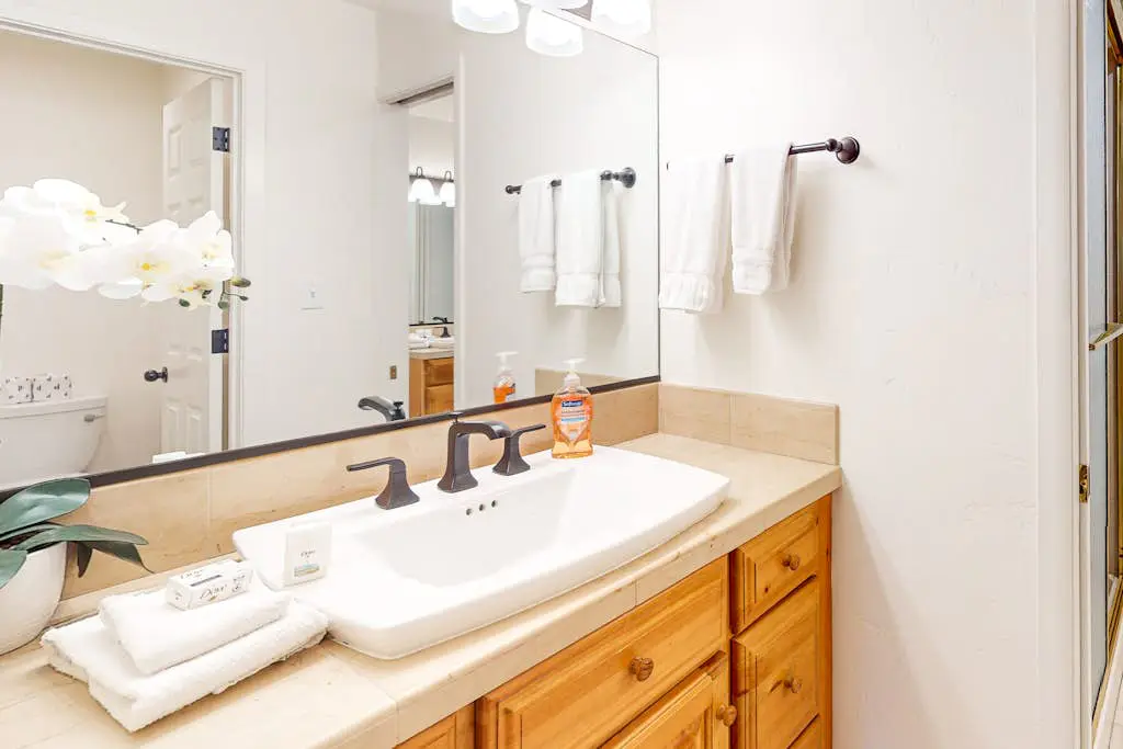 Two-Level Condo with Shared Outdoor Pool, Free WiFi, Fireplace, & washer&dryer