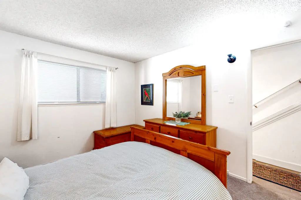 Two-Level Condo with Shared Outdoor Pool, Free WiFi, Fireplace, & washer&dryer