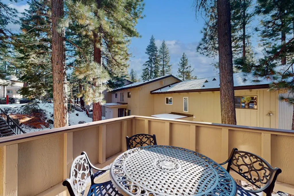 Charming condo with high-speed WiFi, pellet stove, pool, & games