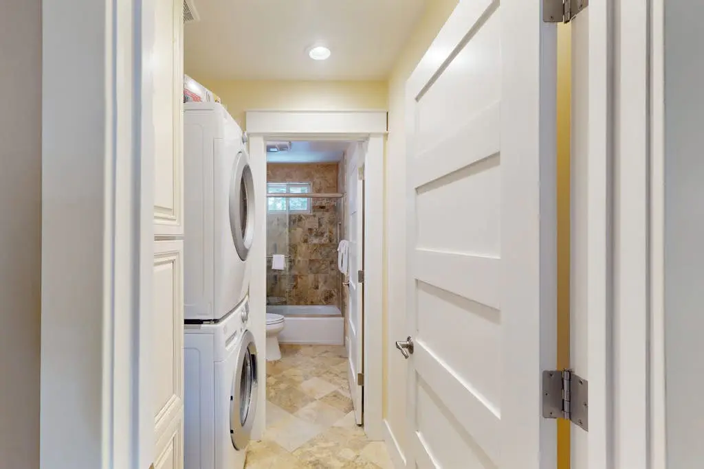 Charming condo with high-speed WiFi, pellet stove, pool, & games